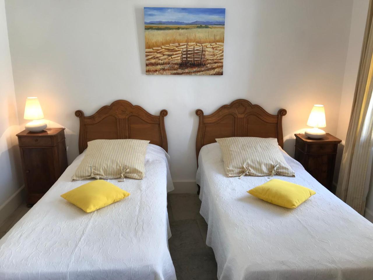 Bed and Breakfast Couleurs De Camargue Beauvoisin  Экстерьер фото