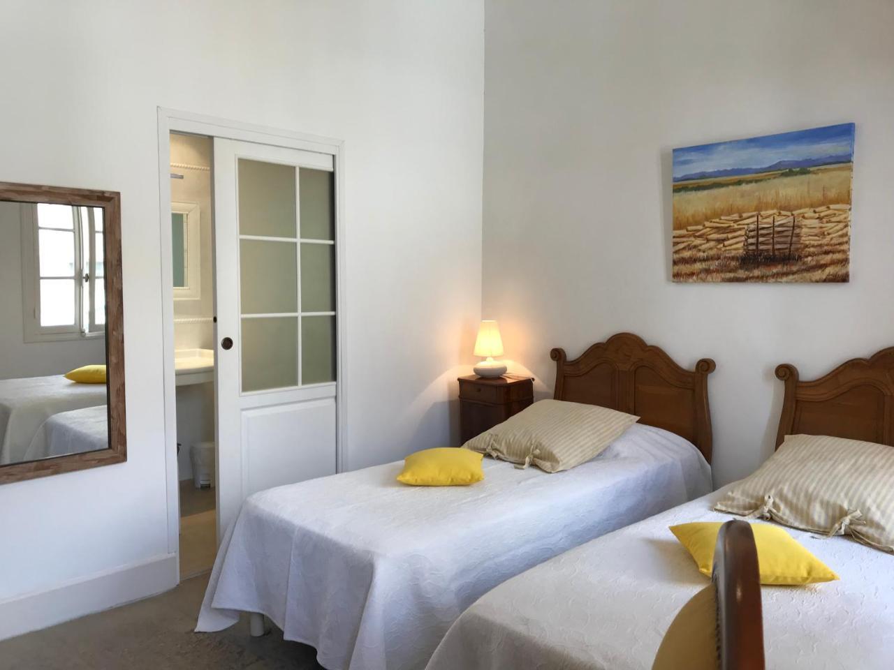 Bed and Breakfast Couleurs De Camargue Beauvoisin  Экстерьер фото